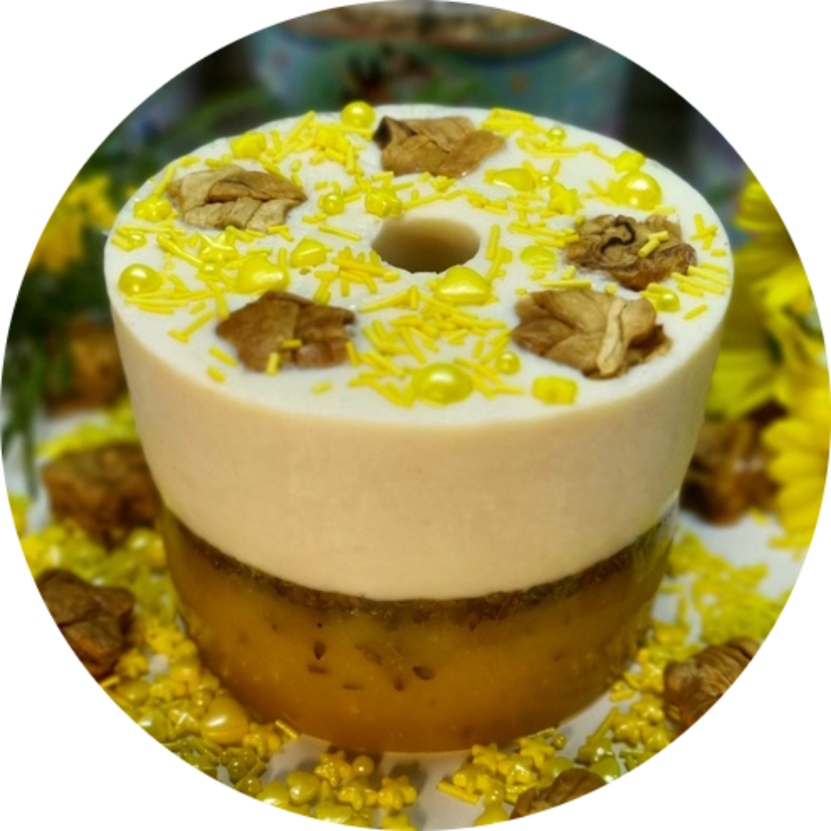 Конфета для лошади с посыпкой в ведерке 900 г. Конфета для лошади с посыпкой в ведерке 900 г.