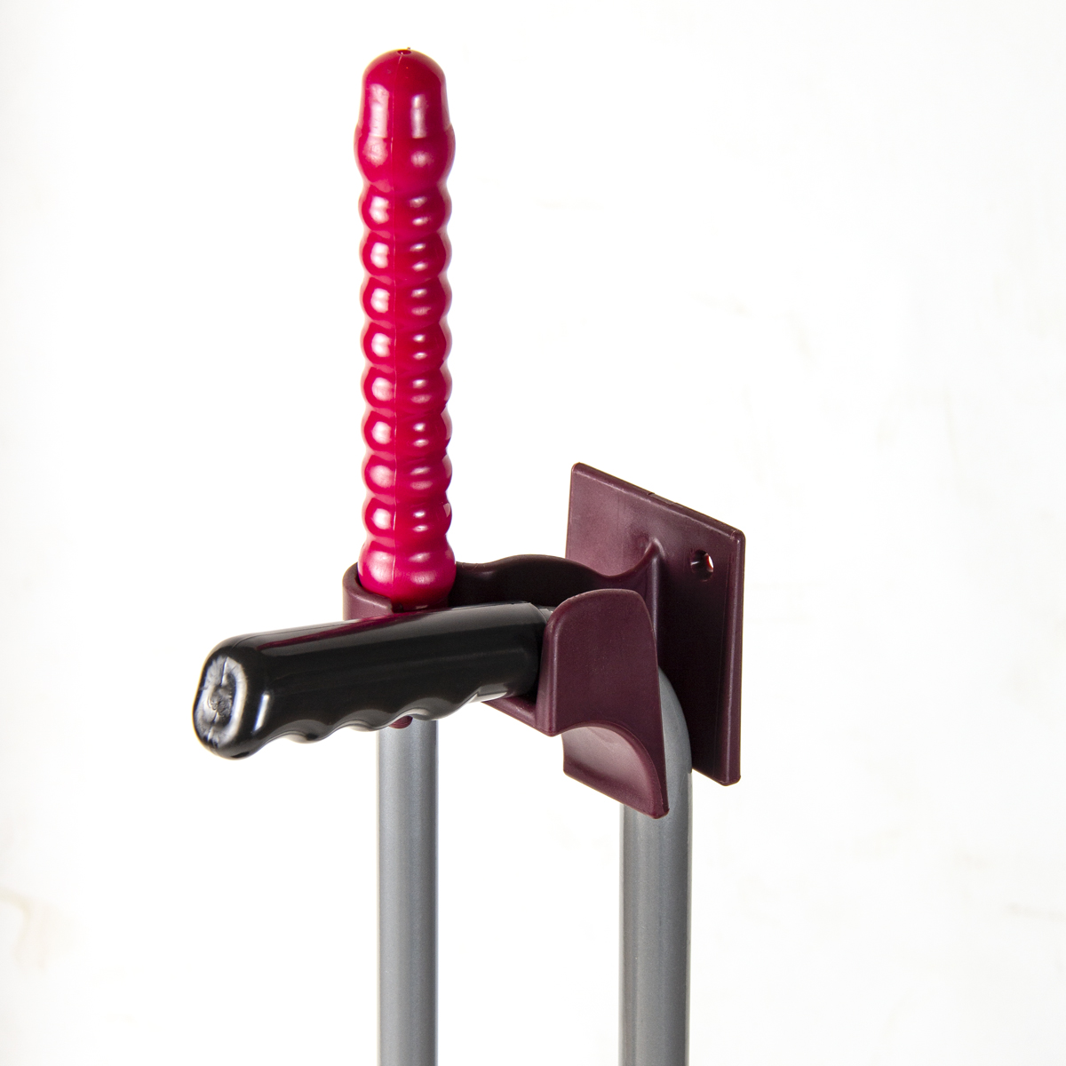 Крепление набора для уборки к стене Крепление набора для уборки к стене