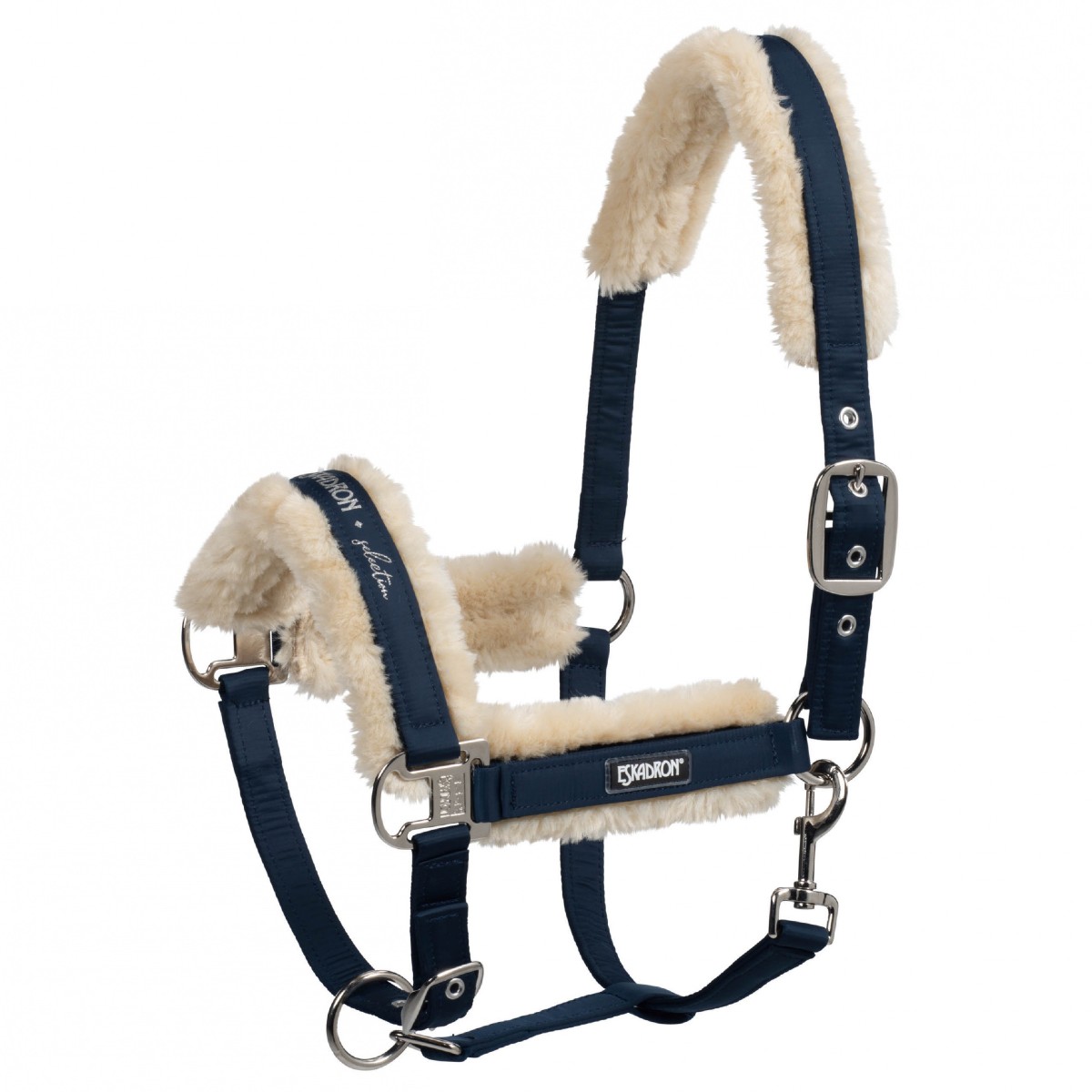 Недоуздок с мехом ESKADRON "LAMBSKIN PIN BUCKLE" Недоуздок с мехом ESKADRON "LAMBSKIN PIN BUCKLE"