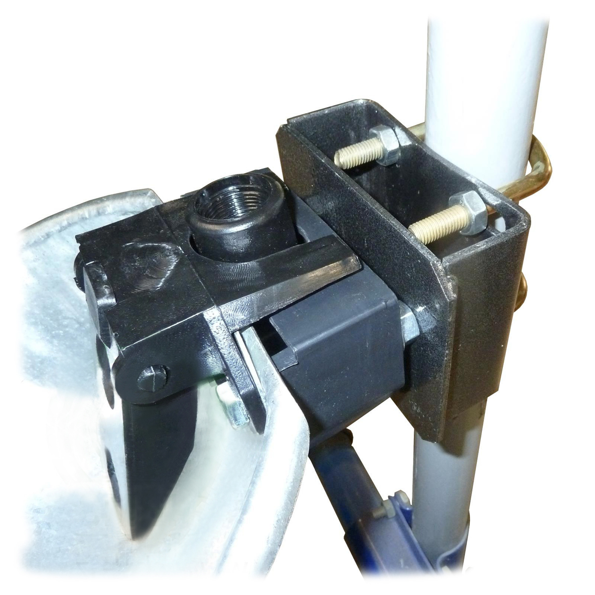 Комплект крепления автопоилки   Комплект крепления автопоилки