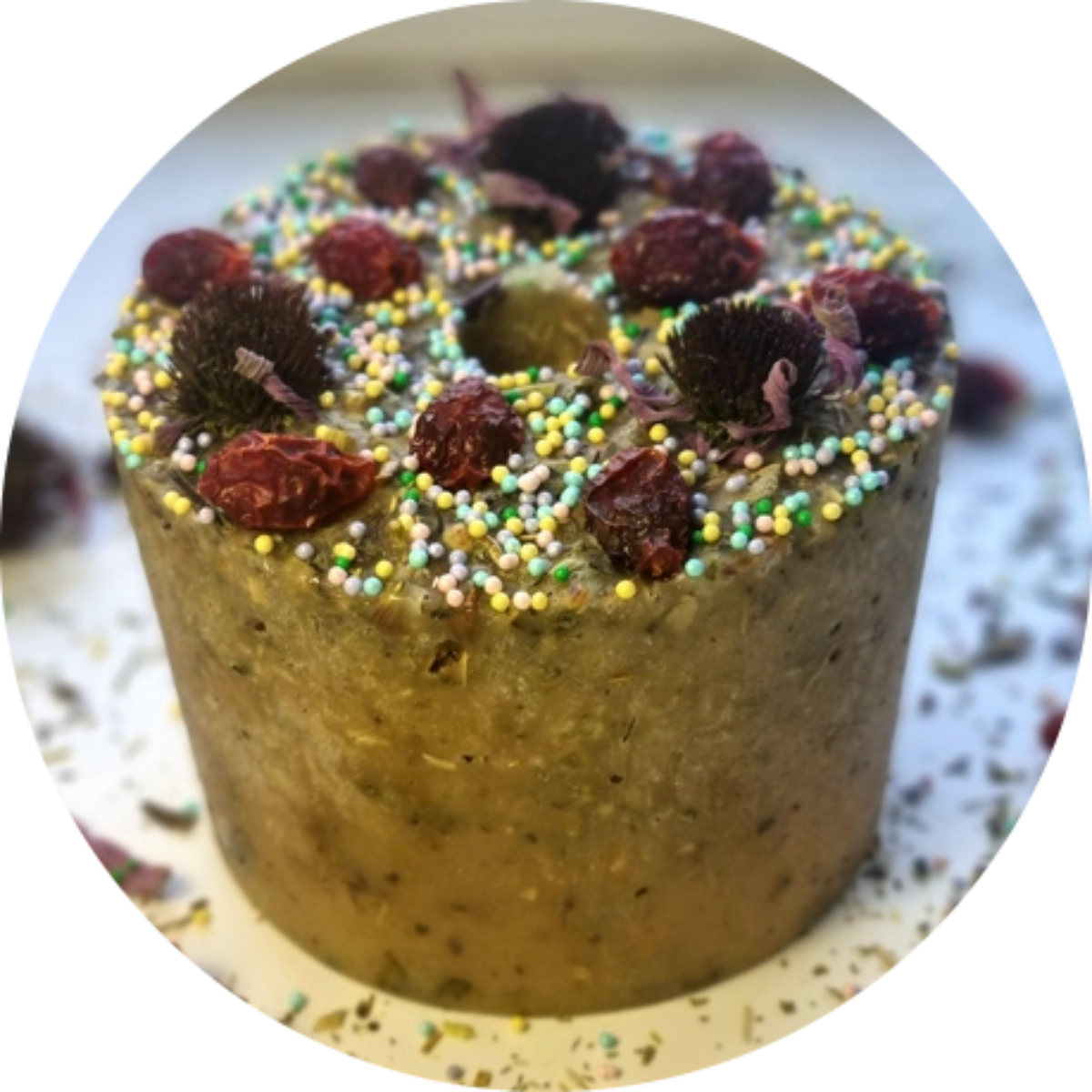 Конфета для лошади с посыпкой в ведерке 900 г. 